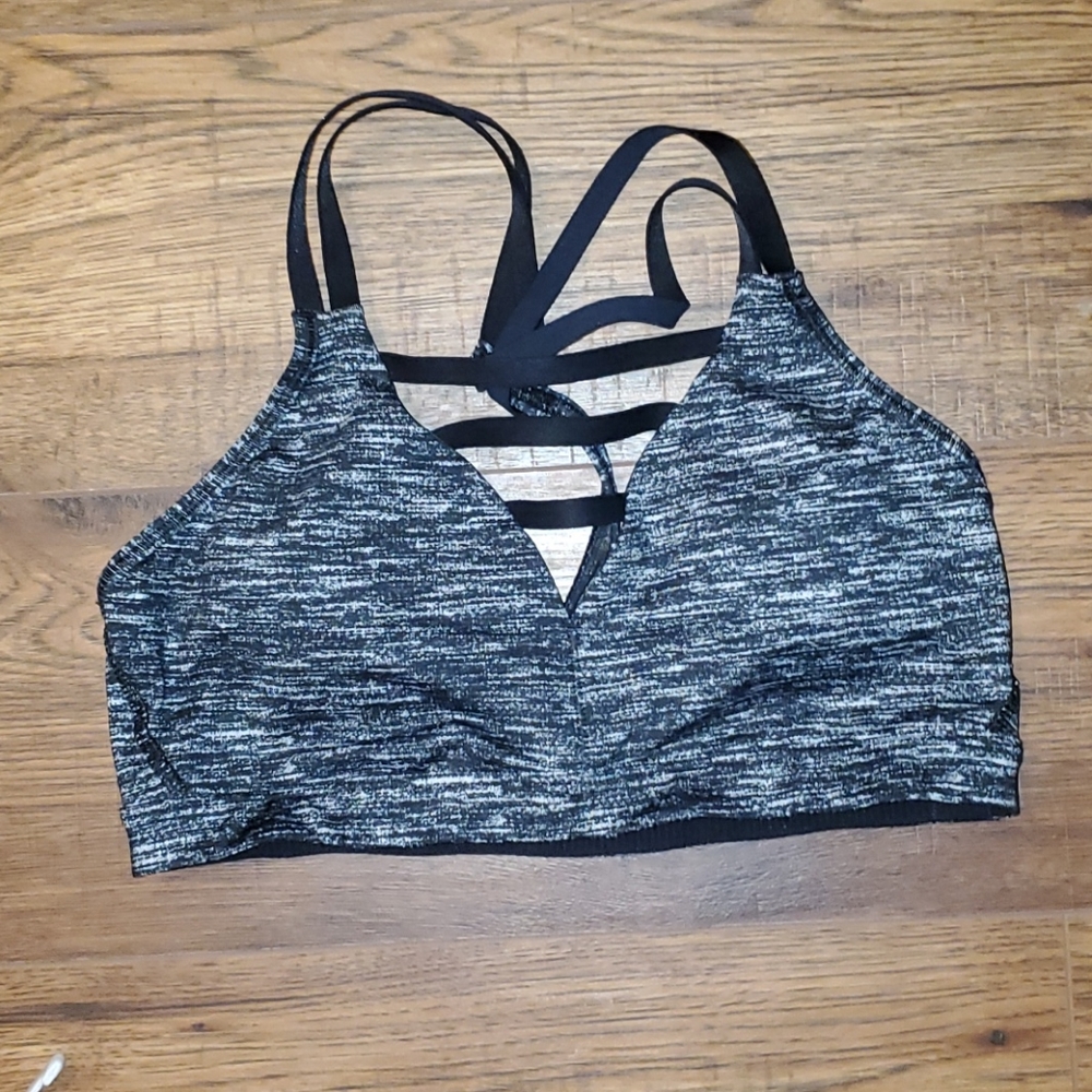 ~3 For $25~ NWOT VS Sports Bra